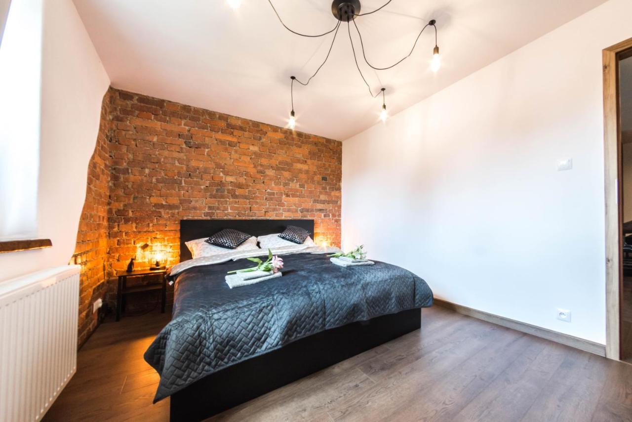 Apartament Wita Stwosza Еленя-Гура Экстерьер фото