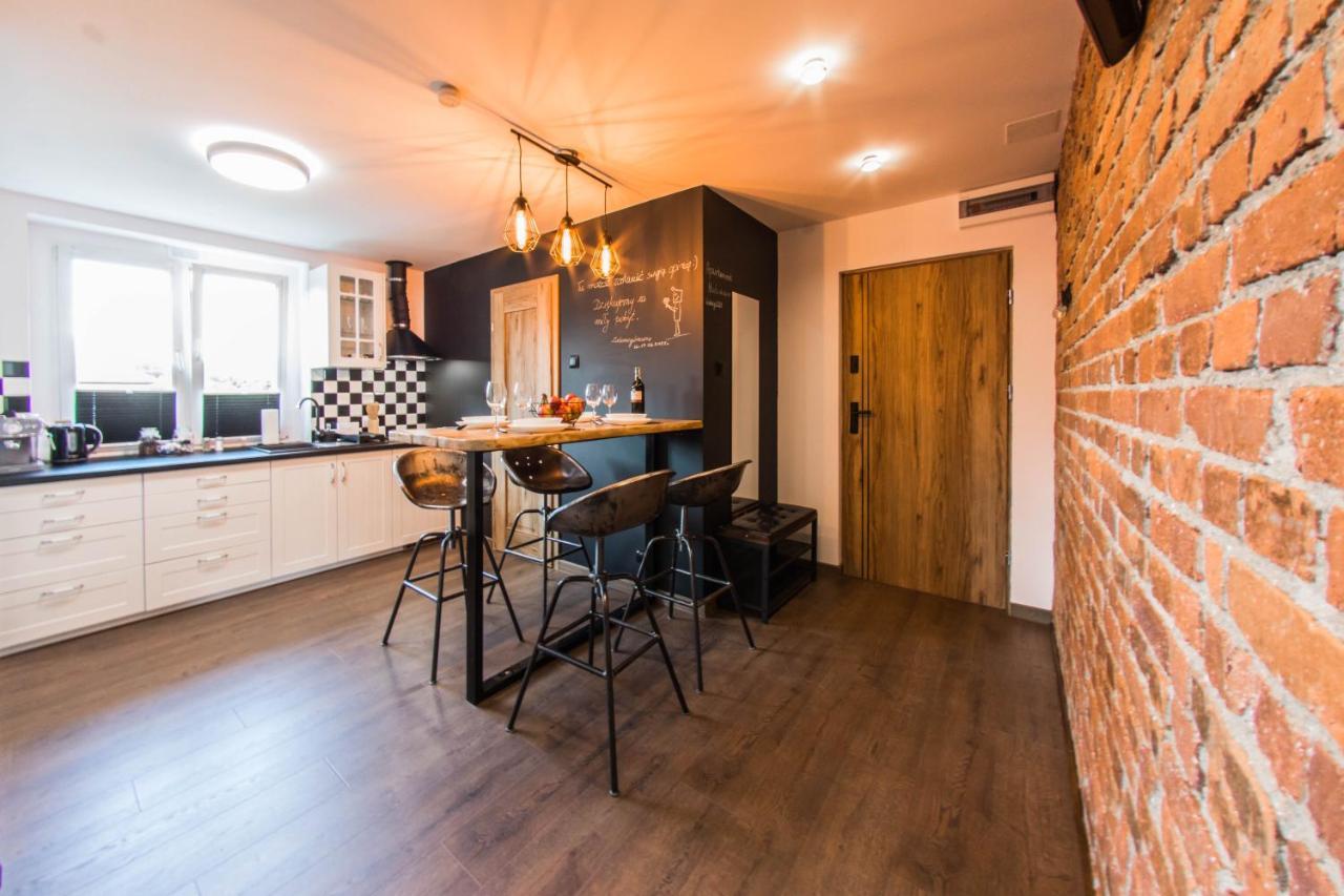 Apartament Wita Stwosza Еленя-Гура Экстерьер фото