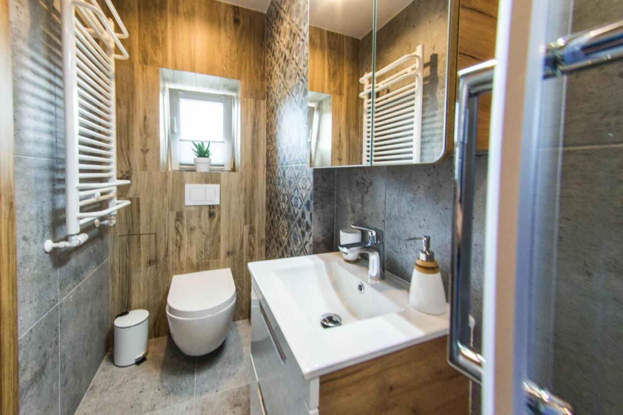 Apartament Wita Stwosza Еленя-Гура Экстерьер фото