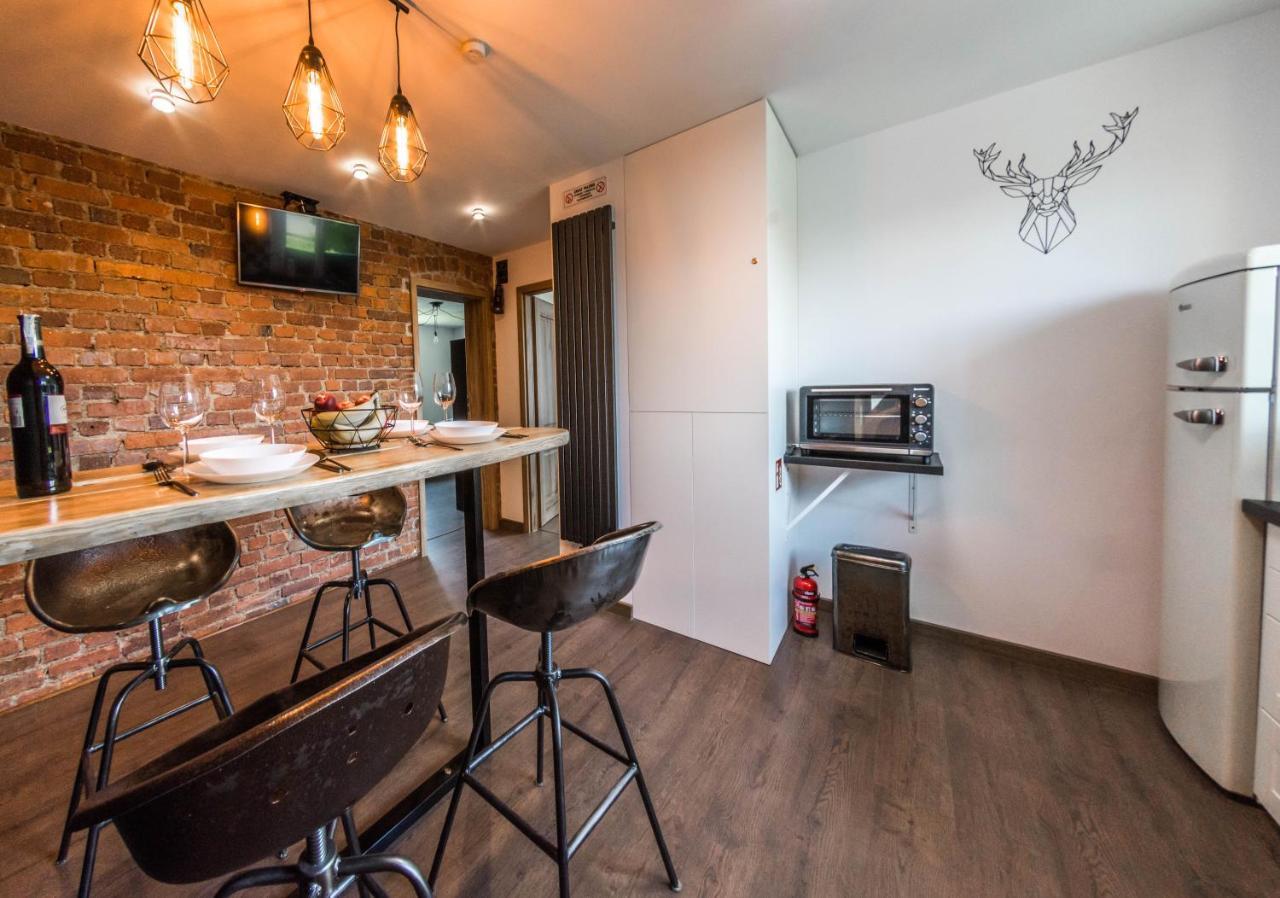 Apartament Wita Stwosza Еленя-Гура Экстерьер фото
