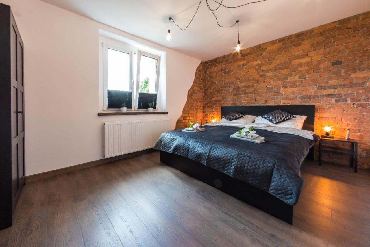 Apartament Wita Stwosza Еленя-Гура Экстерьер фото