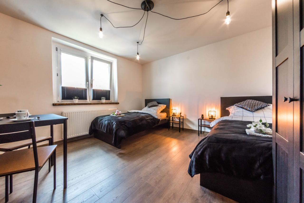 Apartament Wita Stwosza Еленя-Гура Экстерьер фото