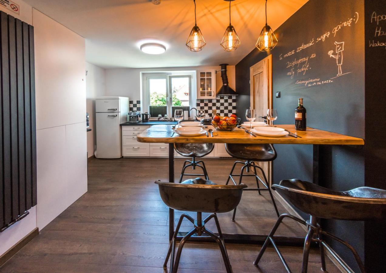 Apartament Wita Stwosza Еленя-Гура Экстерьер фото