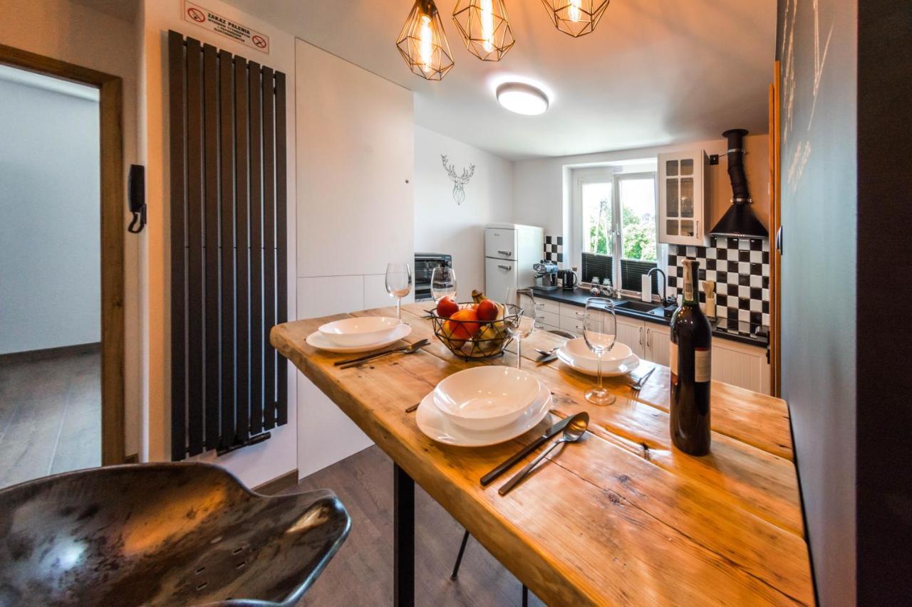 Apartament Wita Stwosza Еленя-Гура Экстерьер фото